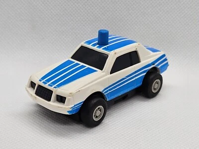 De colección TOMY Jumpsters Ford Thunderbird Coche Acrobacias Juguete de Salto JAPÓN PLÁSTICO Trabajo Foto 1 de 4