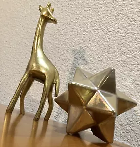 ✅Gold Giraffe und Stern Wohndeko Design Zimmer Deko Look Schlafzimmer ausgefallen - Bild 1 von 5