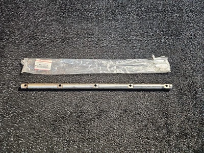 Eje de brazo basculante de válvula de escape 21-7/8" de largo ME240814 para Mitsubishi Foto 1 de 4