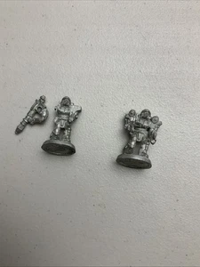 2 Metal Warhammer Figures Unpainted 1996 Space Marines? - Picture 1 of 6