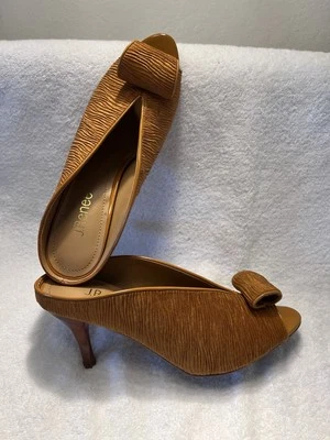 NEW J. Renee Sz 10 Authentic Peep Toe Heels Shoes - Image 1 of 4