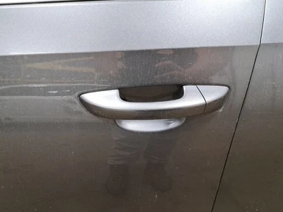 Manija de puerta trasera exterior lado conductor LH Passat Sku #4276553 2013 Foto 1 de 4