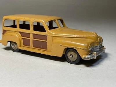 Dinky Meccano Plymouth Woody Station Wagon #27F Foto 1 de 4
