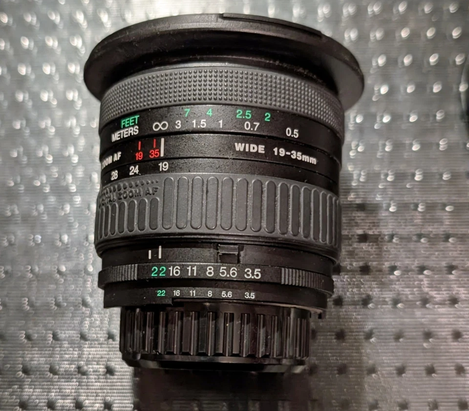 Cosina 19-35 mm AF f/3.5-4.5 Objektiv für Nikon - Bild 1 von 4