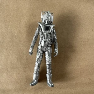 Doctor Who Classic Earthshock Cyberman 5th Doctor Era Action Figure - Picture 1 of 2