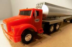 Texaco 1975 Edition Toy Tanker Tractor Trailer Truck Lights Sounds - Picture 1 of 7