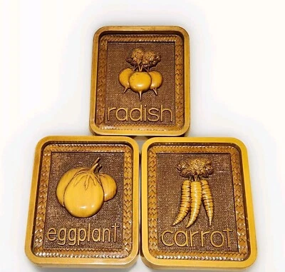 VTG Set Of 3 Syroco Vegetable Kitchen Wall Plaques Radish Carrot Eggplant 7567 - Image 1 of 4