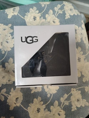 Botas UGG para bebé talla 4/5 Foto 1 de 4