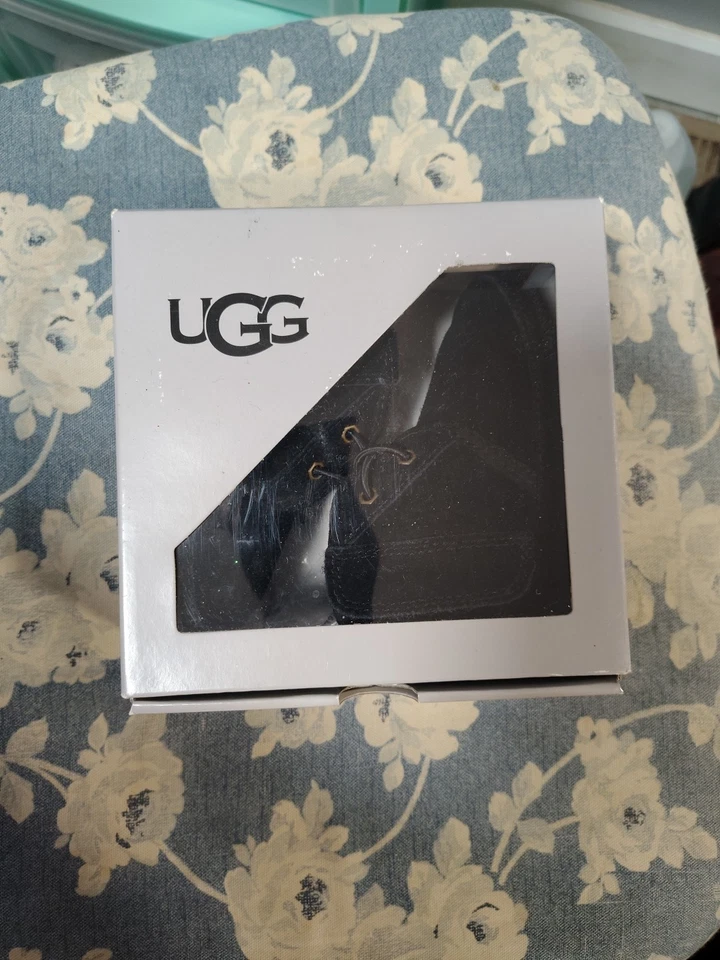 Botas UGG para bebé talla 4/5 Foto 1 de 4