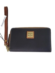 NWT Dooney and Bourke zip Around Phone Wristlet Black Pebbled Leather ZR102 - Picture 1 of 9