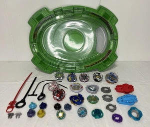 Beyblade Stadium mit Beyblade Pieces Werfern & Saiten - Beschreibung lesen - Bild 1 von 15