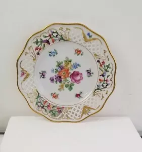 BEAUTIFUL SCHUMANN PIERCED DRESDEN LINE PORCELAIN PLATE 8.5" - Picture 1 of 10