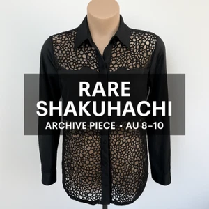 Camisa de Encaje Negra SHAKUHACHI AU 8-10 Panel Transparente Abotonada Diseñador Gótico Rara - Imagen 1 de 12