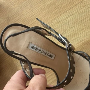 MANOLO BLAHNIK HEELS SIZE 39 - Picture 1 of 5