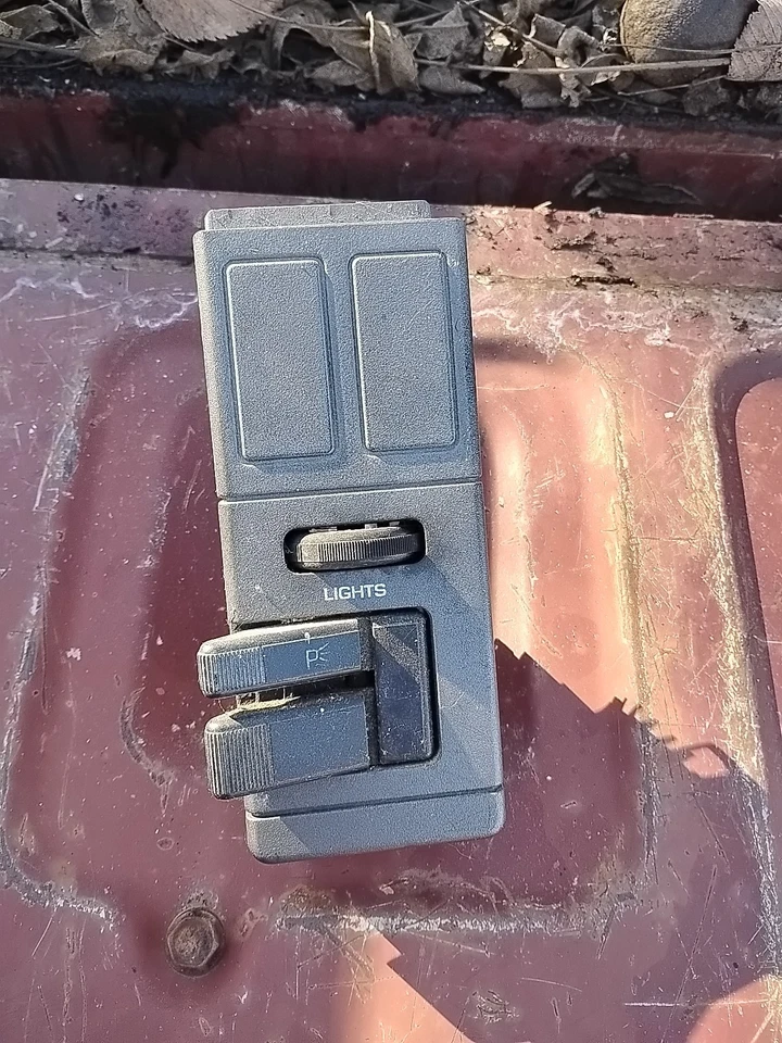 Interruptor de luz de cabeza Chevrolet S10 1988-1994 OEM 15561024 Foto 1 de 2