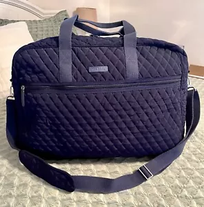 Vera Bradley marineblau Weekender Reisetasche Beuteltasche Gepäck College Mikrofaser gebraucht, in einwandfreiem Zustand - Bild 1 von 15
