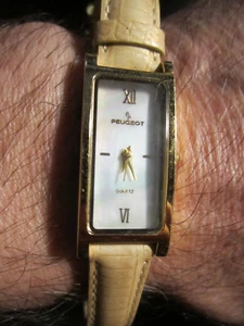 VINTAGE PEUGEOT WATCH RECTANGLE - MOTHER OF PEARL DIAL - FITS 7" WRIST - BBA32B - Picture 1 of 4