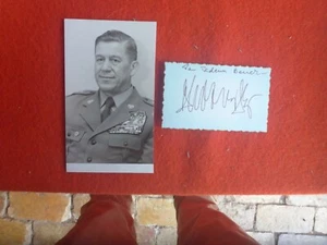 POLISH GENERAL HAND SIGNED CARD AND B/W PHOTO ON THE BACK - Picture 1 of 2