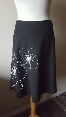 John Rocha Black Skirt White Beaded Floral Pattern Size 10 Just Below Knee - Image 1 of 4