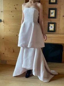 The palest pink, the finest silk...the purest Dior! Gown, 34, New - Picture 1 of 19