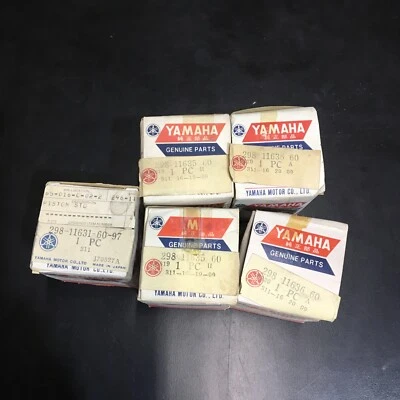YAMAHA 1972 U7E PISTON 298-11631/ 11635/11636 5PCS 1ST & 2ND & 3RD OVER - Image 1 of 4