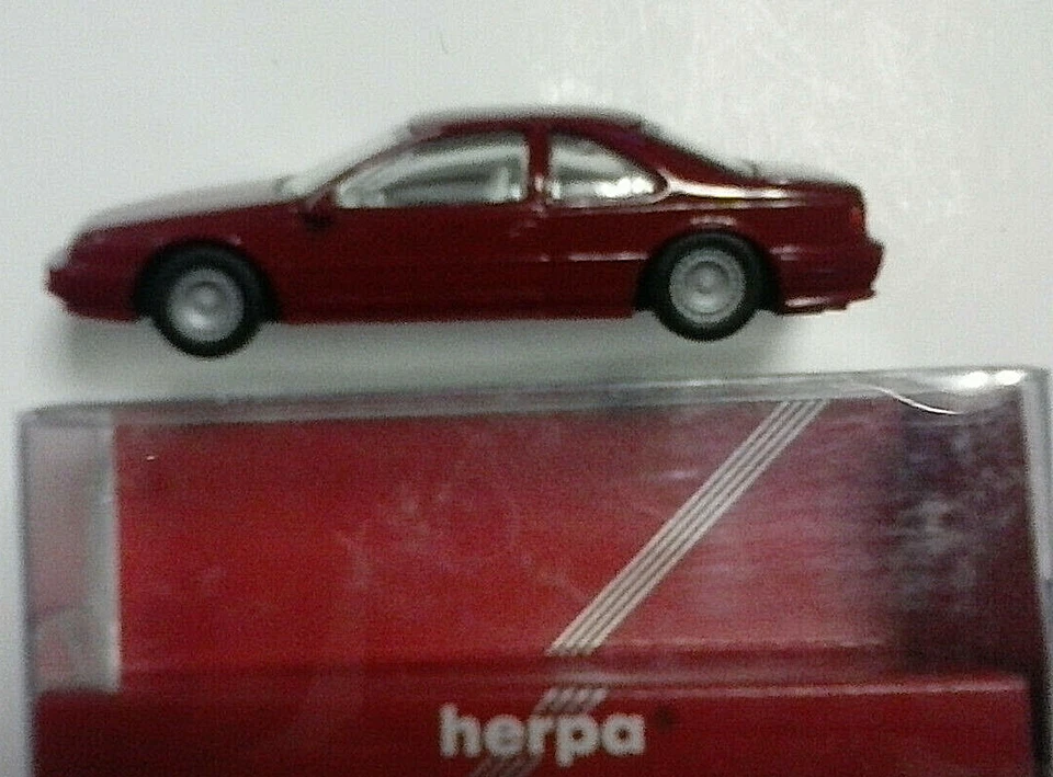 HERPA 1:87 H0  AUTO IN PLASTICA FORD T-BIRD ROSSO ART 022033 - Immagine 1 di 1