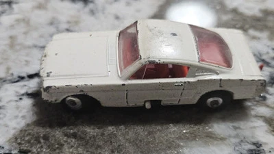 Lesney - Vintage Matchbox White Ford Mustang Fastback No. 8 with Autosteer - Image 1 of 4