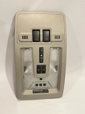 2010-2016 凯迪拉克 SRX 头顶控制台地图灯天窗开关原始设备制造商 20920289 — 第 1/4 张图片