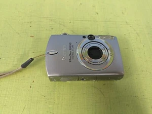 Canon PowerShot ELPH SD550 Digital Camera Untested Battery Door Issues - Picture 1 of 7