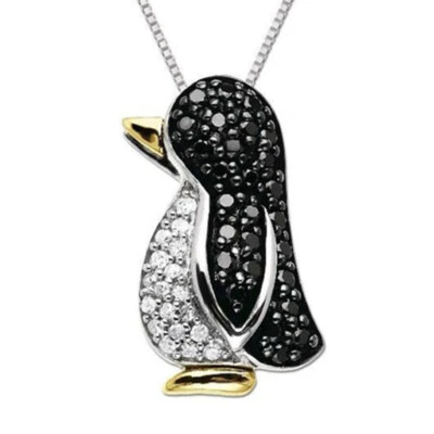 Colgante bebé pingüino diamante simulado blanco y negro de 0,24 quilates acabado dorado sin cuello Foto 1 de 4