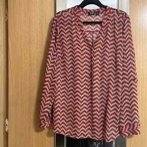 A.N.A. Size 2X long sleeve light weight chevron red black and white blouse - Picture 1 of 10