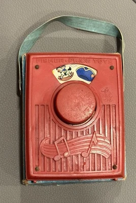 Vintage 1975 Fisher Price Wind Up Pocket Radio Music Yankee Doodle Toy 779 - Image 1 of 4