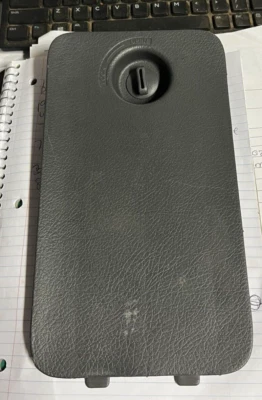 Panel de cubierta de tapa de gato Isuzu Rodeo 2002 (tapa ASM QTR JACK) 897121 393Y--S2 Foto 1 de 2