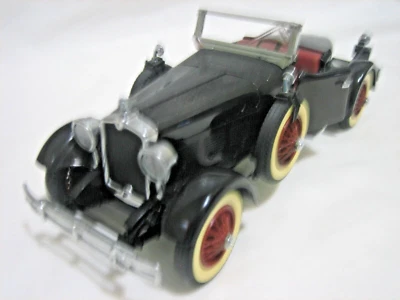 Danbury Mint 1927, Stutz Black Hawk, escala 1/24 Foto 1 de 4