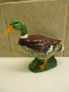 FIGURA DE PATO ÁNADE REAL DE COLECCIÓN DE CERÁMICA COLORIDA DE 4 3/4" de alto X 2 1/4" de ancho X 5" de largo - Imagen 1 de 11