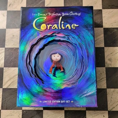 Coraline - эксклюзивный ограниченный выпуск подарочный набор (DVD, 2009) отсутствует некоторые открытки - Изображение 1 из 4