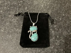 Cat Pendant Turquoise Style Crystal Gemstone Silver Tone Necklace Jewellery 44cm - Picture 1 of 7