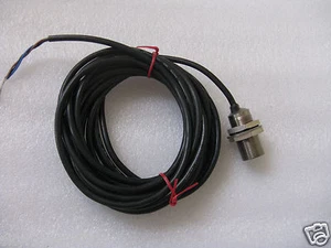 Allen Bradley Inductive Proximity Sensor 872C-MH8NP18-E5 ser D - Picture 1 of 5