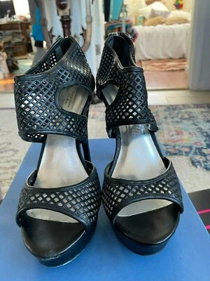 Simply Vera Svenny Black 9.5 Sandals - Image 1 of 4