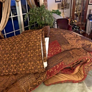 CROSCILL GALLERIA RED OLD WORLD (4Pc) QUEEN COMFORTER SET COMPLETE - Picture 1 of 4