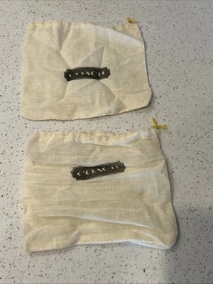 "2 bolsas de almacenamiento Coach de tela blanca para polvo de 8"" X 7""" Foto 1 de 4