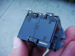 LOTTO (5) RELÈ DI POTENZA 1HP 12VAC 25A/250V - AROMA JA1A-TM-AC12V-P - Nuovo e mai usato - Foto 1 di 12