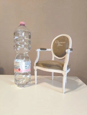 Miniatura 1:6 poltrona Christian Dior - Immagine 1 di 4