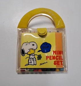Vintage 1965 Peanuts Mini Buntstift Set mit Etui & Notizblock Snoopy Schmetterling orig - Bild 1 von 7
