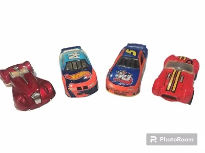 Colección Hot Wheels NASCAR 44 y 24, 1982 Clásico Cobra y Phantastique rojo Foto 1 de 4