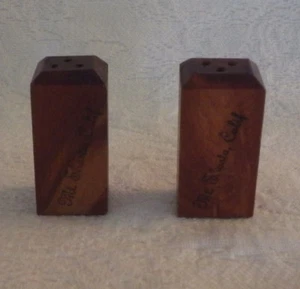 Juego de agitadores de sal de pimienta agitador madera monte Shasta California 1,5" de alto - Imagen 1 de 3