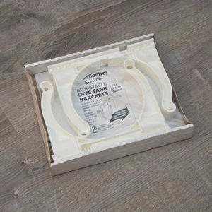 Nuevos soportes de tanque de buceo ajustables con control de rodillos para barcos RV almacenamiento marino nuevos en caja - Imagen 1 de 3