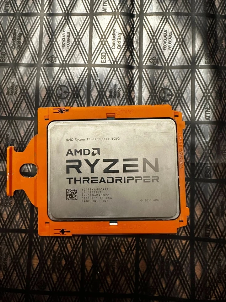 AMD锐龙Threadripper 1920X 12核3.5GHz sTR4 180W处理器(YD192XA8UC9AE) — 第 1/2 张图片