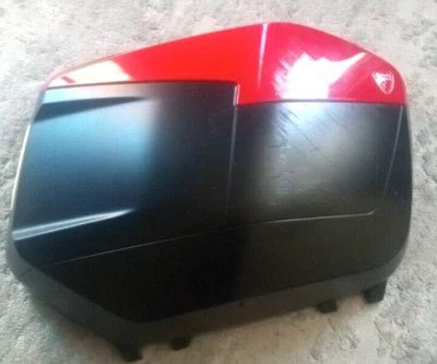 Ducati Multistrada 1260 侧袋一个洞穴 — 第 1/4 张图片