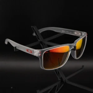 Neue Oakley Holbrook Sonnenbrille polarisiert Prisma rauchfarbenes Gestell rote Gläser HR - Bild 1 von 5